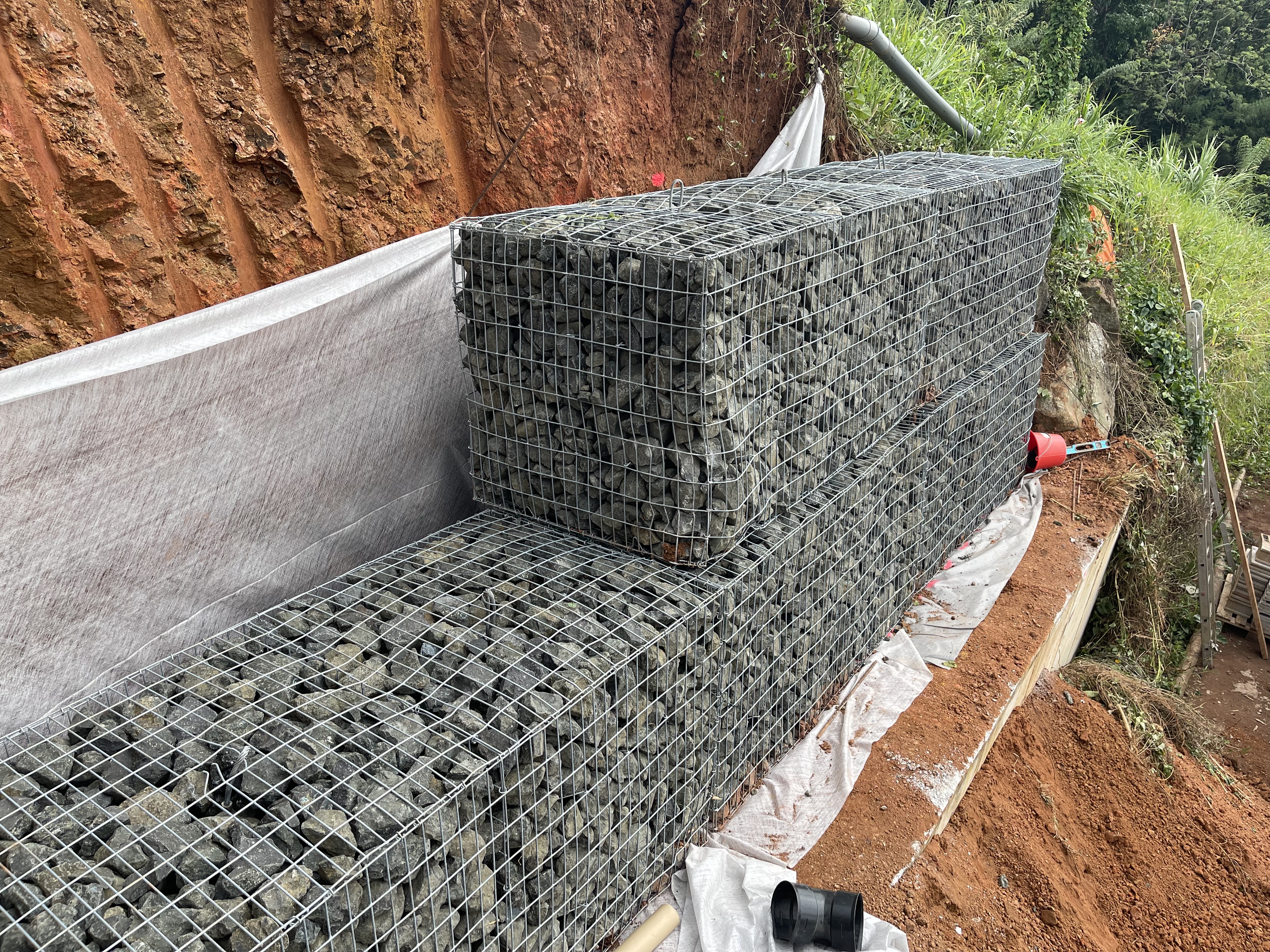 Mur en gabion - montage des cages galvanisées