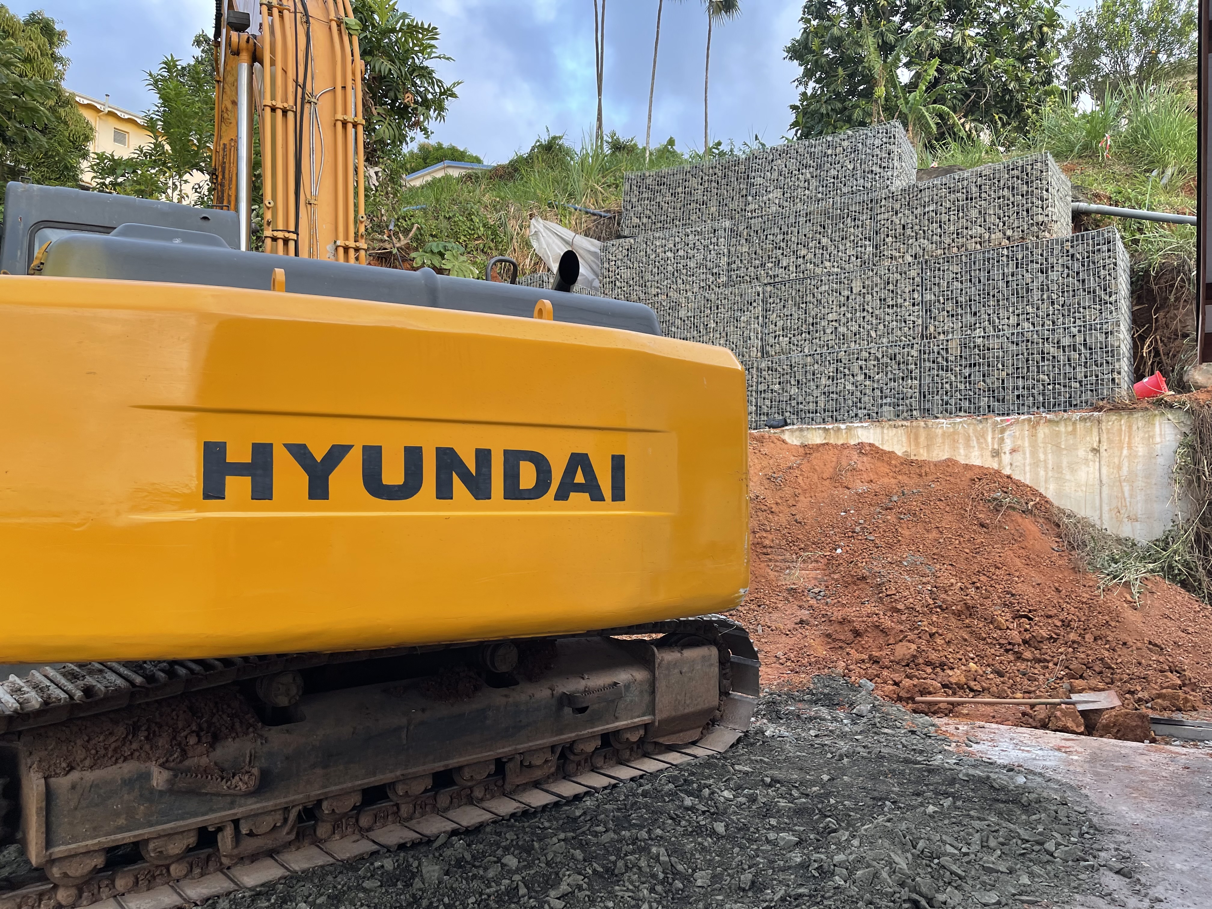 Mur en gabion - ouvrage en cours de réalisation
