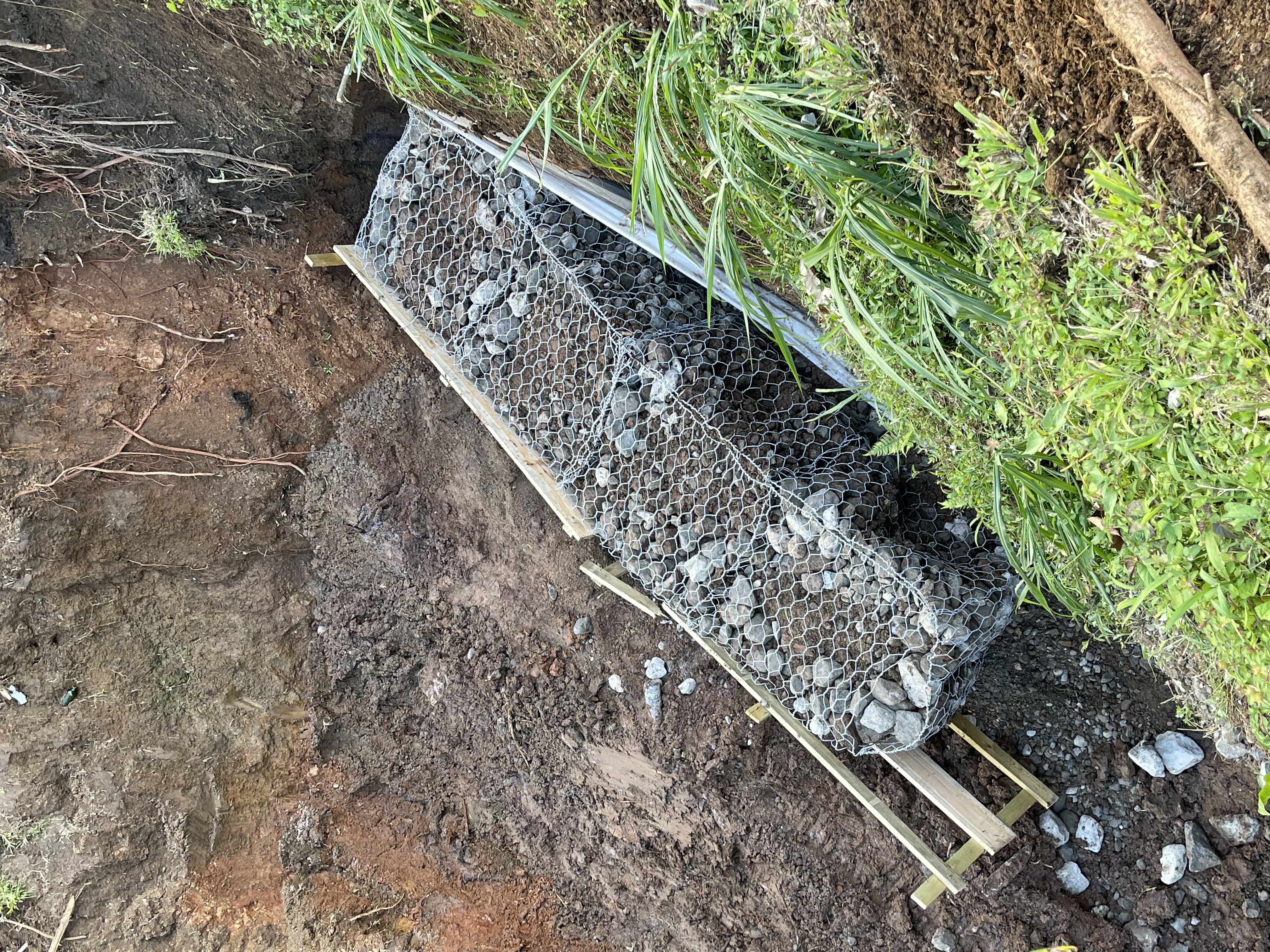 Mur en gabion - remplissage pierres locales